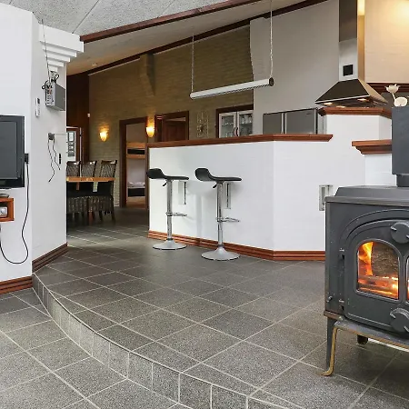 Four-bedroom Holiday In 8 Casa vacanze *