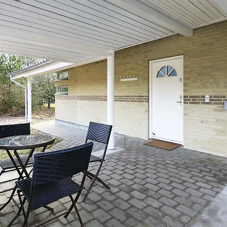 Four-bedroom Holiday In 8 Casa vacanze *